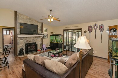928 Aries Rd W, Jacksonville, FL 32216 - photo 4