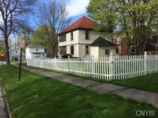 The house is located in a friendly neighbor of nic