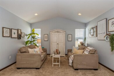 1791 Mallory St SW, Cedar Rapids, IA 52404 - photo 3