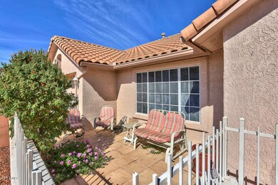 Seating area in front