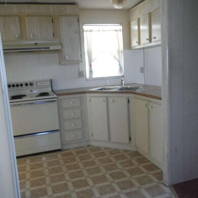 702 Amaryllis Dr, Sebastian, FL 32976 - photo 7