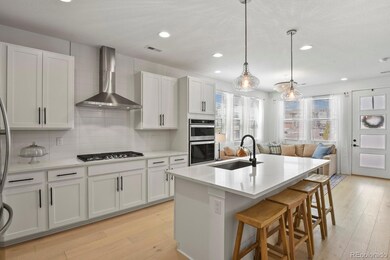 Quartz countertops and cabinet hardware upgrades!