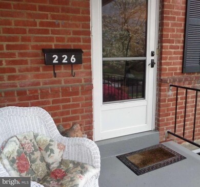 226 Linden Ave, Towson, MD 21286 - photo 2