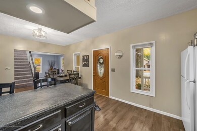 (5.1) MAIN FLOOR Front Entry