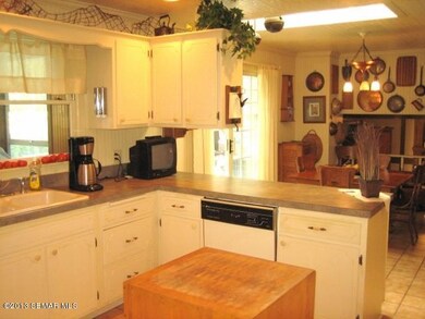 kitchen (1)