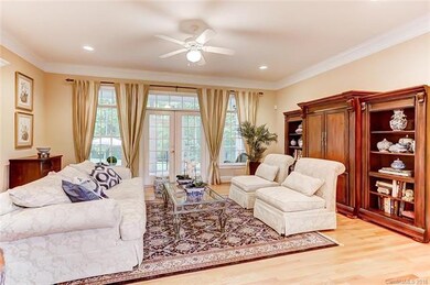 Great Room: crown molding, recessed lights, ceilin