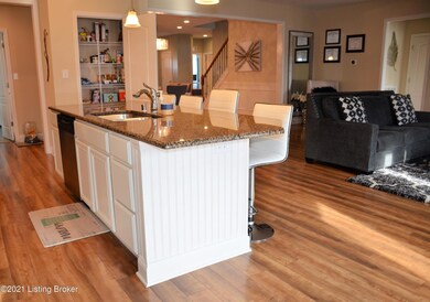 11712 English Meadow Dr, Louisville, KY 40229 - photo 4