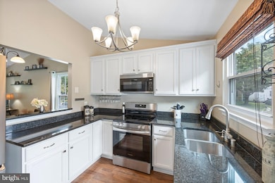 6435 Tamarack Cir, Sykesville, MD 21784 - photo 3