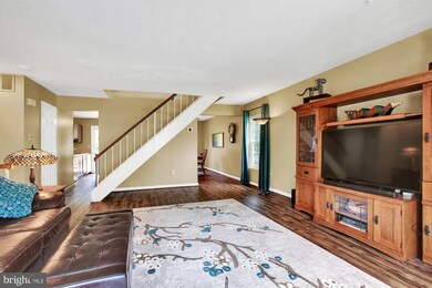 1518 Ashburnham Dr, Crofton, MD 21114 - photo 2