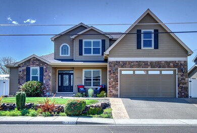 3233 Snowy Butte Ln, Central Point, OR 97502 - photo 3