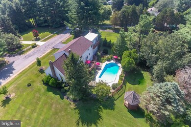 1104 Morningwood Ln, Great Falls, VA 22066 - photo 2