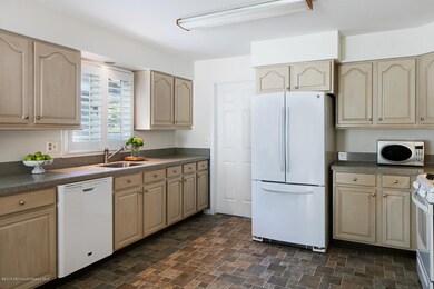 Eat-in Kitchen
