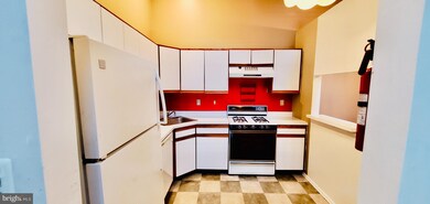 109 Rachel Ct, Franklin Park, NJ 08823 - photo 2