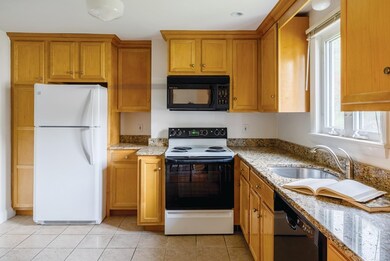 59 Selwyn Rd, Newton Highlands, MA 02461 - photo 4