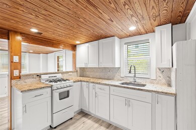 1027 17th St N unit C, Saint Petersburg, FL 33713 - photo 2