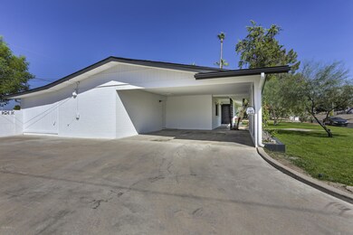 960 W Fairway Dr-4