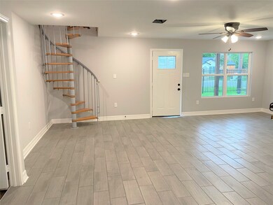 10329 Onslow St, Houston, TX 77016 - photo 5