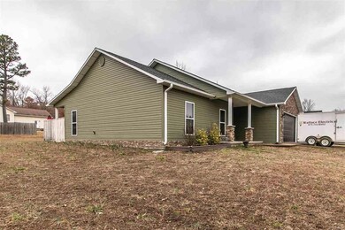 221 Crooked Pine Ln, Poplar Bluff, MO 63901 - photo 2