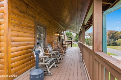 429 Keegan Dr, Pigeon Forge, TN 37863 - photo 4