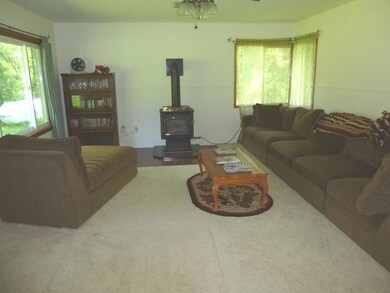 003_LIVING ROOM