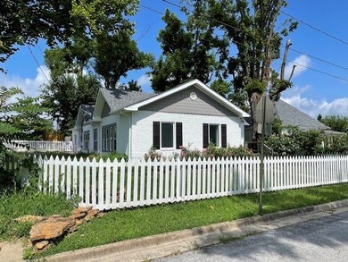 202 N 6th St, Rogers, AR 72756 - photo 3