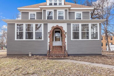 1019 9th St S, Fargo, ND 58103 - photo 2