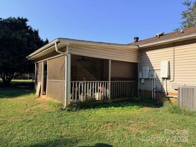 1028 Hay Row Rd, Clover, SC 29710 - photo 4