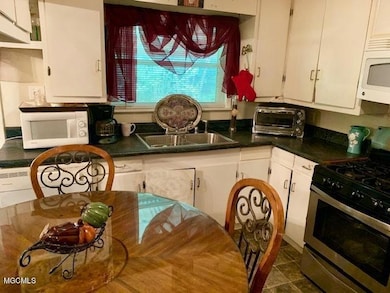 4200 Coventry Dr, Moss Point, MS 39562 - photo 6