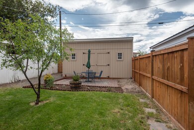 223 NW 4th St, Redmond, OR 97756 - photo 5