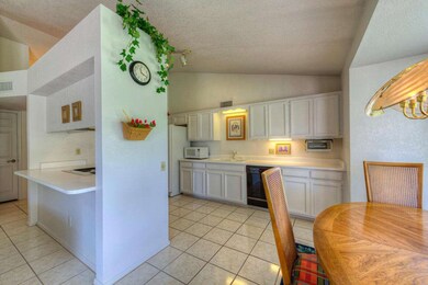 Casual Dining and Kitchen