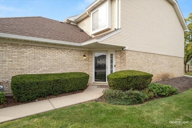 378 Lakeview Cir, Bolingbrook, IL 60440 - photo 2