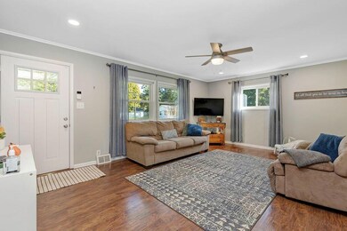 2-LivingRoom