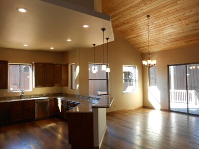 Kitchen Dining Area