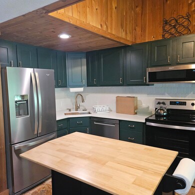 10 Kernwood Dr unit 2, Lincoln, NH 03251 - photo 2