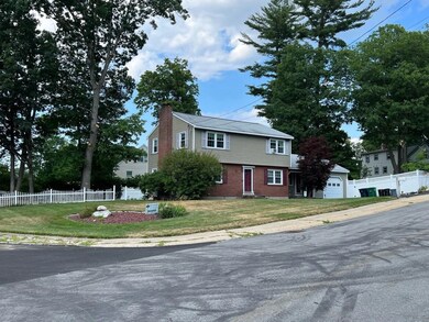 58 Robin Hood Rd, Nashua, NH 03062 - photo 2