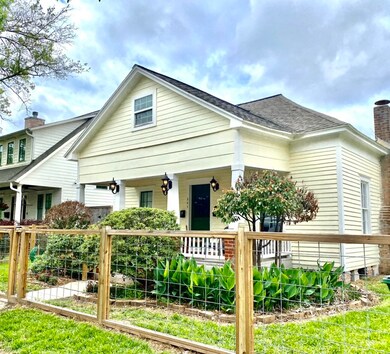 845 Columbia St, Houston, TX 77007 - photo 2