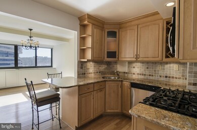 Watergate East Residences unit 602-N, Washington, DC 20037 - photo 2