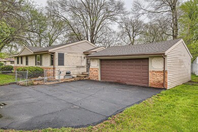 Detached 2-car garage