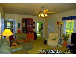 Very Spacious Living Room