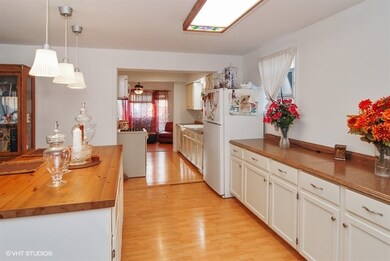 825 Bristol Ave, Westchester, IL 60154 - photo 5