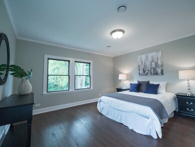 834 N Summit St, Wheaton, IL 60187 - photo 4