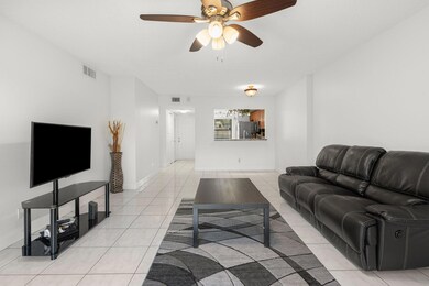 Living room 4
