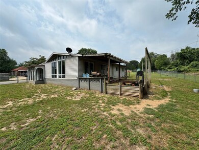 1033 W Lake Dr, Weatherford, TX 76087 - photo 5