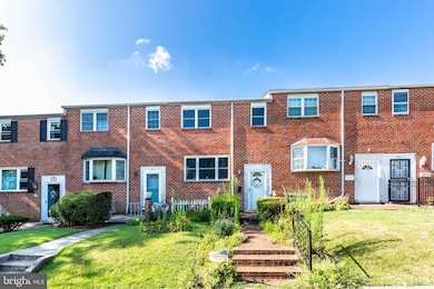 985 Regina Dr, Halethorpe, MD 21227 - photo 3