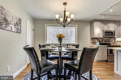 2816 Shanandale Dr, Silver Spring, MD 20904 - photo 5