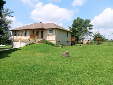 13438 Mcintyre Rd, Leavenworth, KS 66048 - photo 2