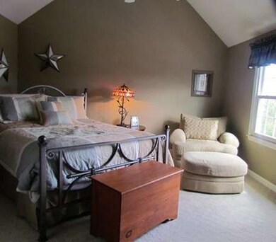 51 Trowbridge Ln, Shrewsbury, MA 01545 - photo 7