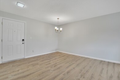 136 Kane St unit B10, West Hartford, CT 06119 - photo 3