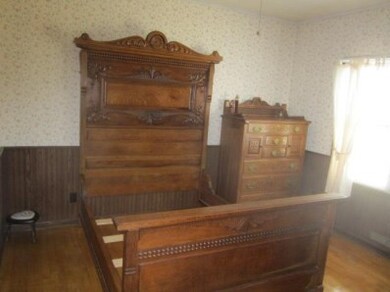 305 W 11th St, La Porte, IN 46350 - photo 7