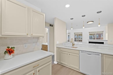 145 E Bay Dr unit 35, Walled Lake, MI 48390 - photo 4